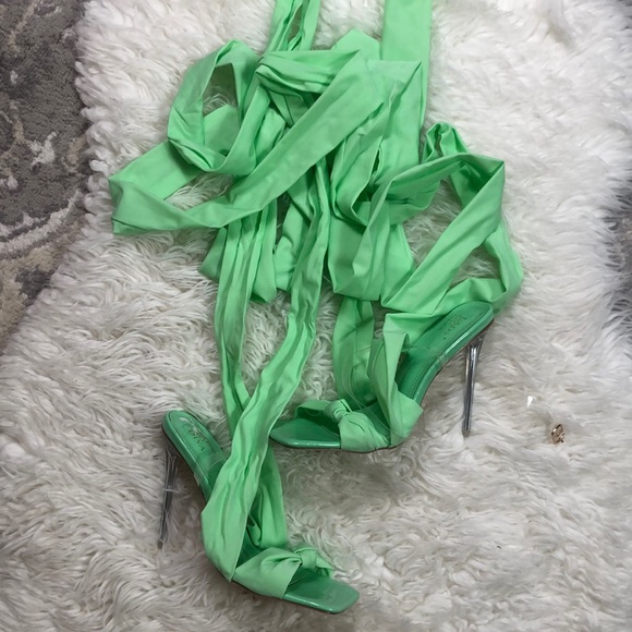LADY GO DIVA Green Heels - Picture 4 of 10